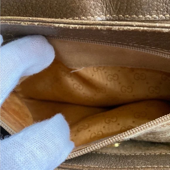 Gucci Vintage Crossbody Bag - Picture 3 of 14